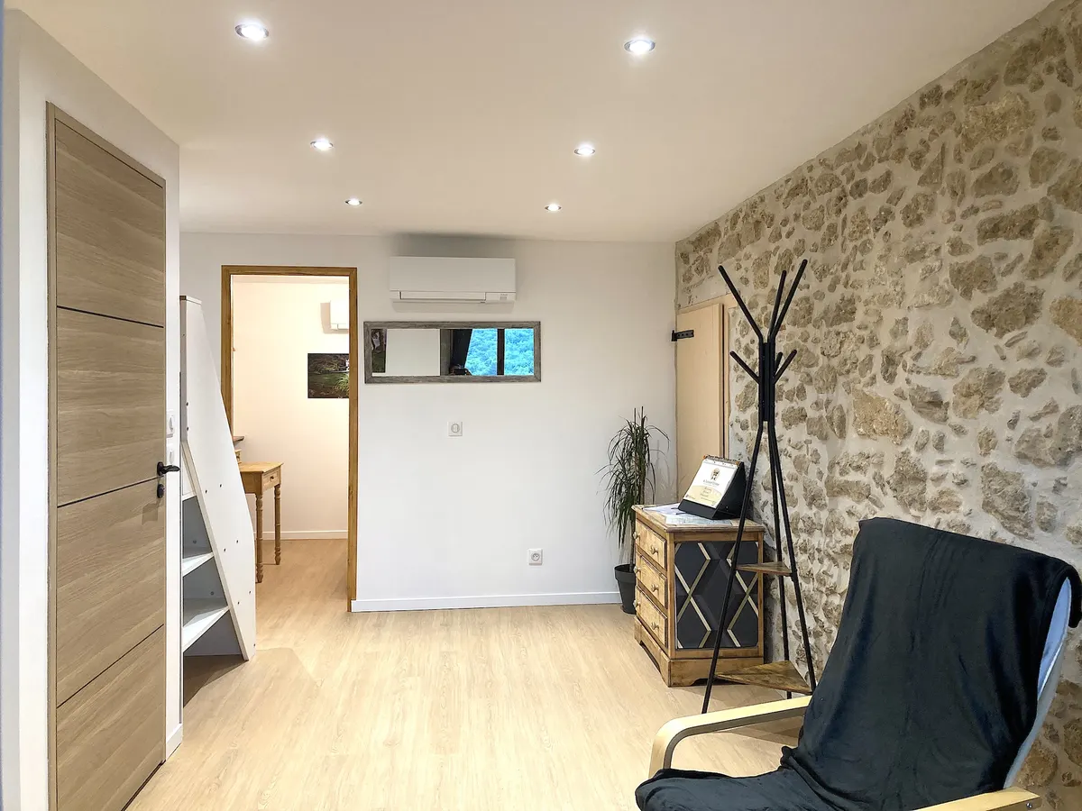 Au Château de Villelongue, dans l'Aude, Pays Cathare, animaux admis