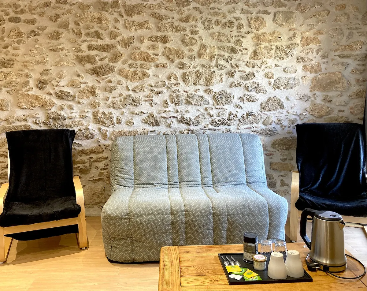 Au Château de Villelongue, dans l'Aude, Pays Cathare, animaux admis
