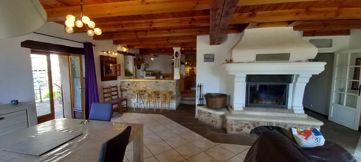 Maison de village avec piscine