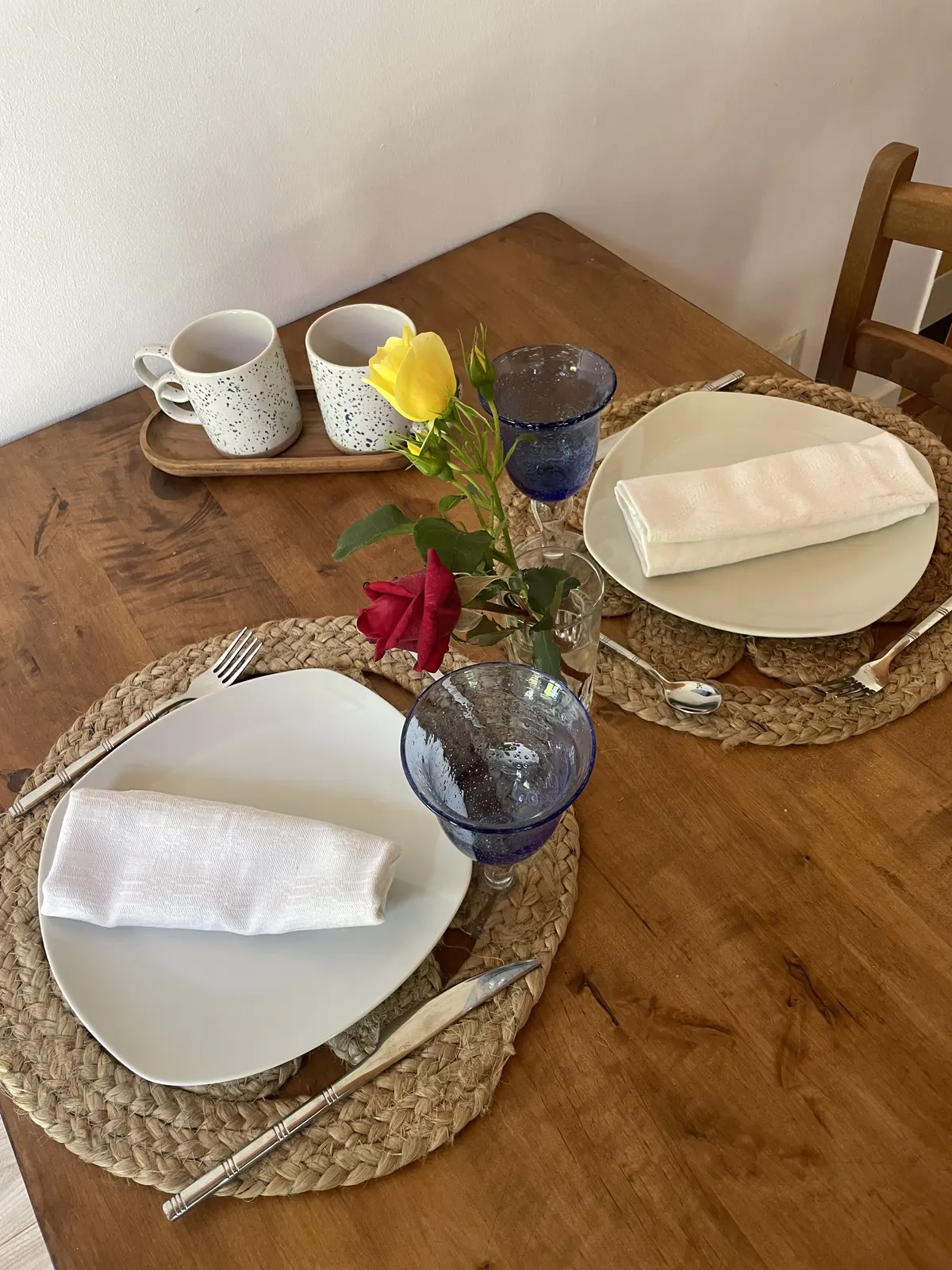 Gîte l'Armor : Jacuzzi, terrasse privée, cuisine.
