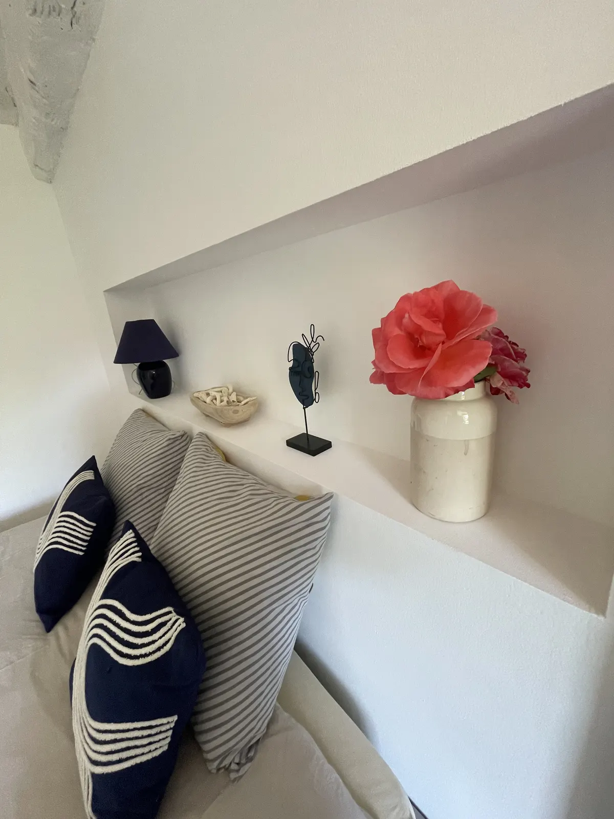 Gîte l'Armor : Jacuzzi, terrasse privée, cuisine.
