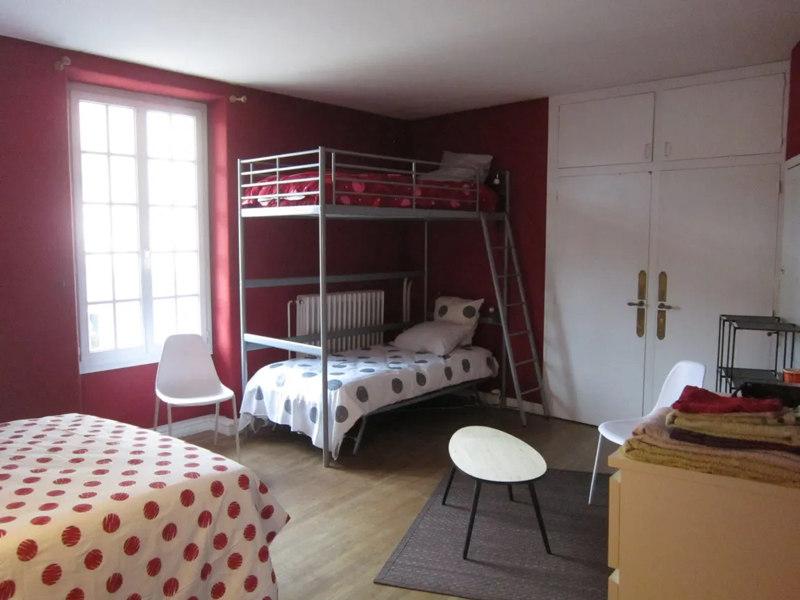 Chambre chez l'habitant dans maison d'hôte charentaise avec jardin arboré-1