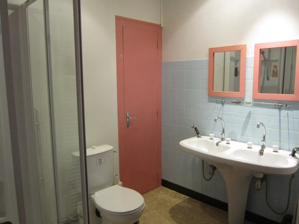 Chambre chez l'habitant dans maison d'hôte charentaise avec jardin arboré-1
