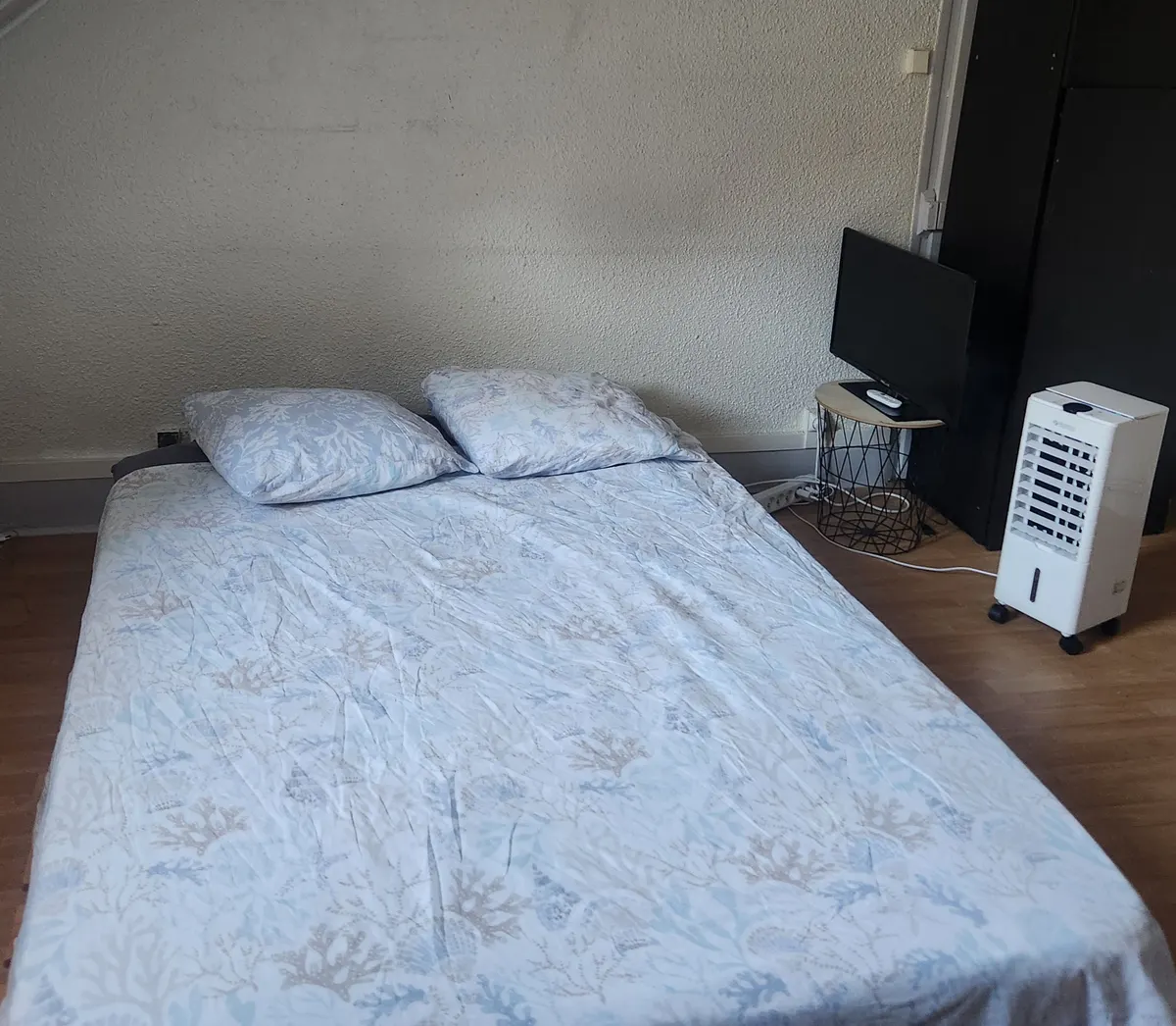 Chambre privée à 10 min de la Gare et de la vieille villr